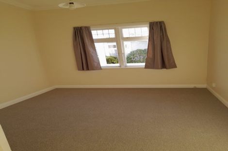 Photo of property in 27 Beauchamp Street, Karori, Wellington, 6012