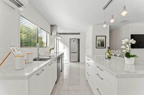 Photo of property in 2/1b Eugenia Rise, Totara Heights, Auckland, 2105