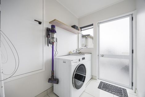 Photo of property in 55 Triangle Road, Massey, Auckland, 0614