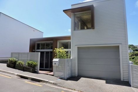 Photo of property in 30 Tiketike Way, Brooklyn, Wellington, 6021