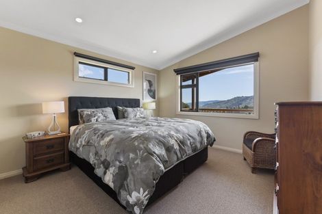 Photo of property in 11 Streets Way, Timberlea, Upper Hutt, 5018