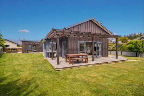 Photo of property in 17 Kings Drive, Wanaka, 9305