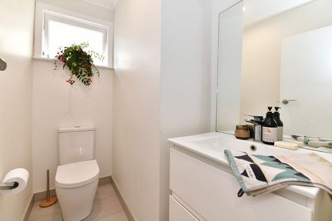 Photo of property in 22 Downer Street, Helensville, 0800