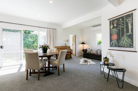Photo of property in 2 Corwen Place, Mayfair, Hastings, 4122