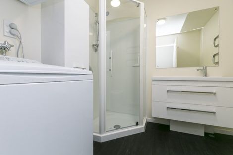 Photo of property in Victoria Villas, 23/35u Pirie Street, Mount Victoria, Wellington, 6011