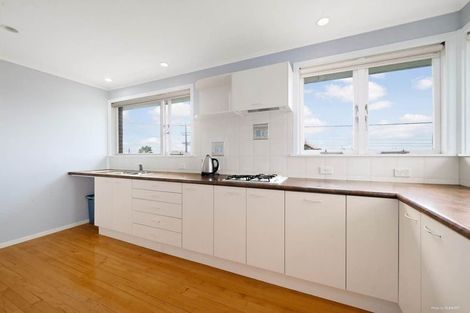 Photo of property in 7 Tamahere Drive, Glenfield, Auckland, 0629