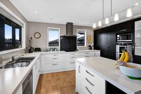 Photo of property in 12 Mercade Close, Stratford, 4332