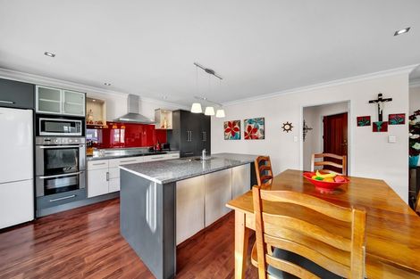 Photo of property in 18 Victoria Street, Hawera, 4610