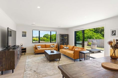 Photo of property in 5 Morepork Drive, Waikanae, 5036