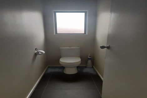 Photo of property in 2/65 Golf Road, New Lynn, Auckland, 0600