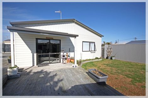Photo of property in 24 Thomas Place, Foxton Beach, Foxton, 4815