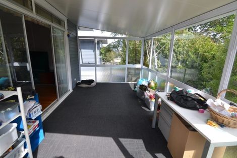 Photo of property in 105 Bond Crescent, Forrest Hill, Auckland, 0620