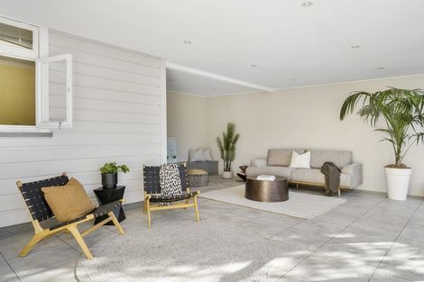 Photo of property in 356 The Parade, Island Bay, Wellington, 6023
