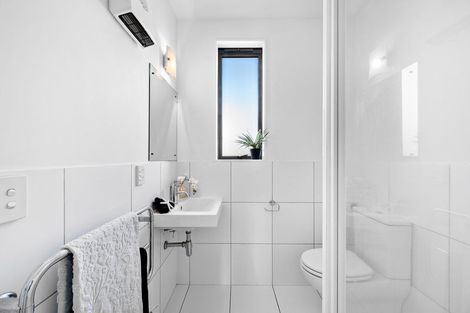 Photo of property in 1a/2 Elizabeth Street, Petone, Lower Hutt, 5012
