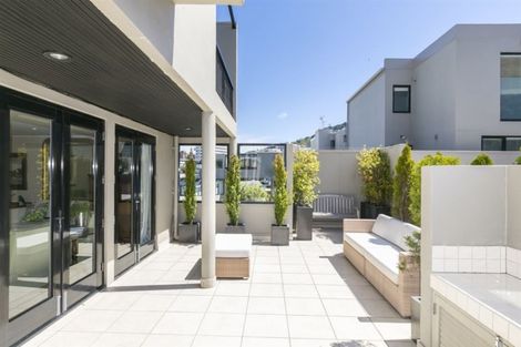 Photo of property in Highwic, 18/32u Hobson Street, Thorndon, Wellington, 6011