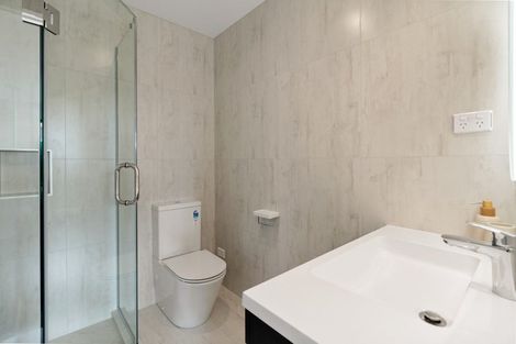Photo of property in 128 Vintry Drive, Kumeu, 0810
