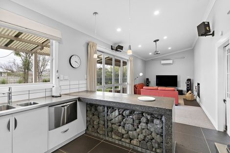 Photo of property in 151 Pembroke Street, Carterton, 5713