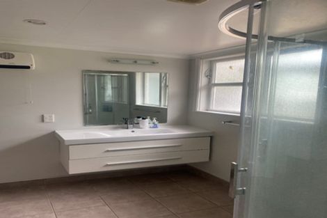 Photo of property in 14 Lewis Place, Highbury, Palmerston North, 4412