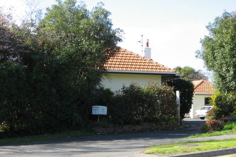 Photo of property in 1 Tauroa Road, Havelock North, 4130