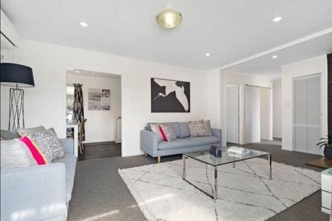 Photo of property in 43 Reynella Drive, Massey, Auckland, 0614