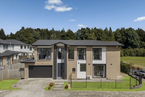 Photo of property in 9 Skanda Crescent, Flat Bush, Auckland, 2019