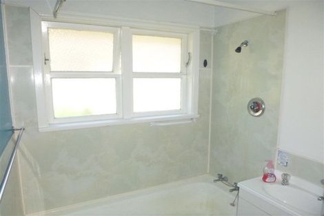 Photo of property in Rosalie Flats, 4/1034 Fergusson Drive, Clouston Park, Upper Hutt, 5018