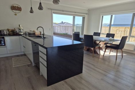 Photo of property in 18 Schooner Drive, Whitby, Porirua, 5024