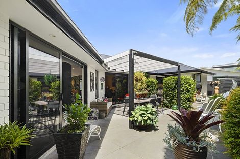 Photo of property in 3 Aderman Place, Hurworth, New Plymouth, 4310