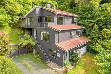 Photo of property in 14 Westhaven Drive, Tawa, Wellington, 5028