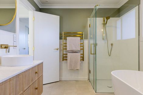Photo of property in 26 Aubrey Crescent, Rainbow Point, Taupo, 3330