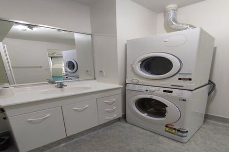 Photo of property in Palm Grove Apartments, 12/13c Palm Grove, Berhampore, Wellington, 6023