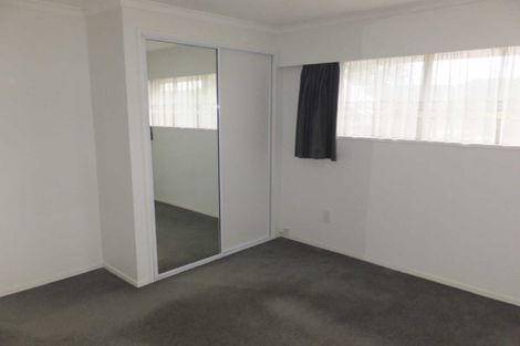 Photo of property in 17 Highland Place, Avonhead, Christchurch, 8042