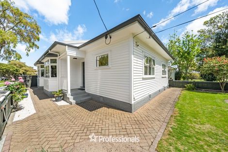 Photo of property in 32 Birdwood Road, Waterloo, Lower Hutt, 5011