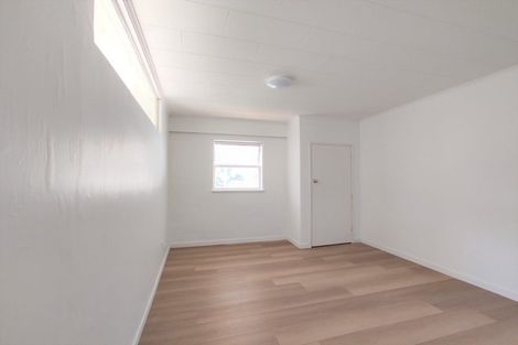 Photo of property in 34 Kohekohe Street, New Lynn, Auckland, 0600