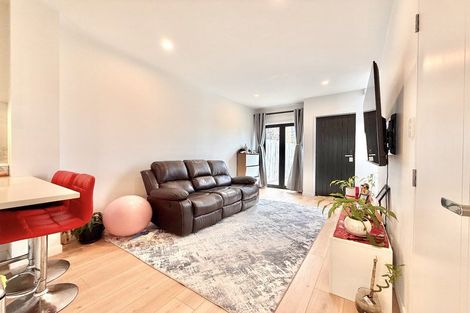 Photo of property in 1/28 Smythe Road, Henderson, Auckland, 0612
