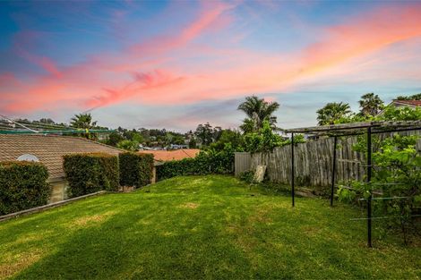Photo of property in 29 Killygordon Place, Massey, Auckland, 0614