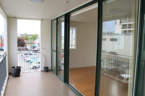 Photo of property in St James Courts, 11/77 Gloucester Street, Christchurch Central, Christchurch, 8013