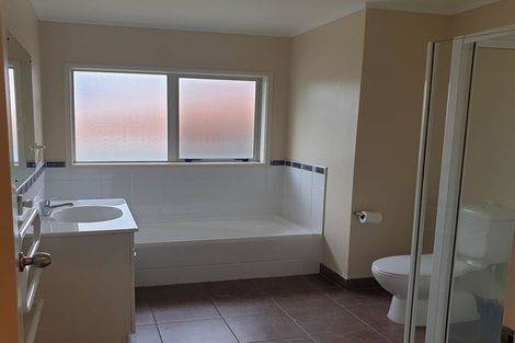 Photo of property in 19a Betty Watt Grove, Riverstone Terraces, Upper Hutt, 5018