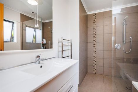 Photo of property in 11 Mcilwaine Place, Marton, 4710