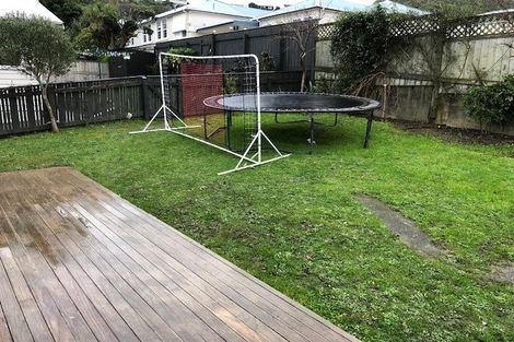 Photo of property in 8a Manuka Street, Miramar, Wellington, 6022