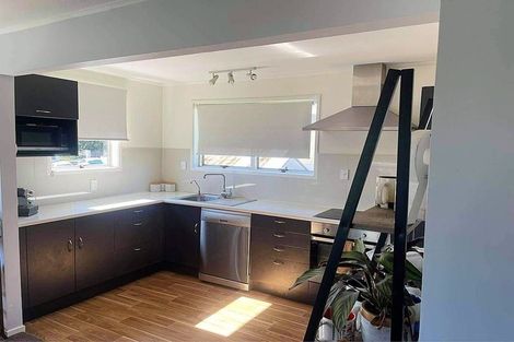 Photo of property in 24 Meilland Place, Glen Eden, Auckland, 0602