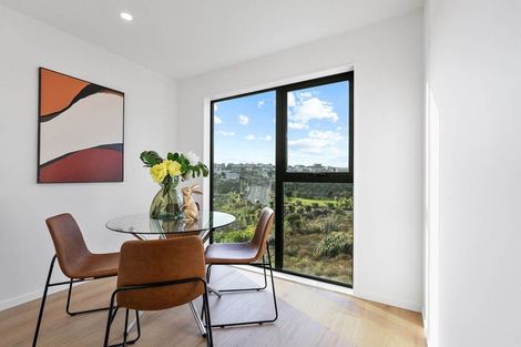 Photo of property in 2/1090 Beach Road, Torbay, Auckland, 0630