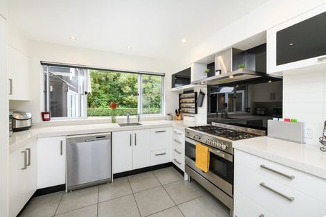 Photo of property in 212 Polson Hill Drive, Aokautere, Palmerston North, 4471