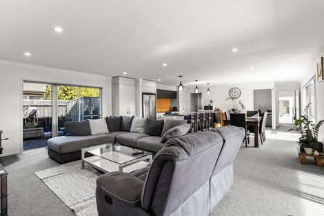 Photo of property in 17 Redwood Crescent, Hurdon, New Plymouth, 4310