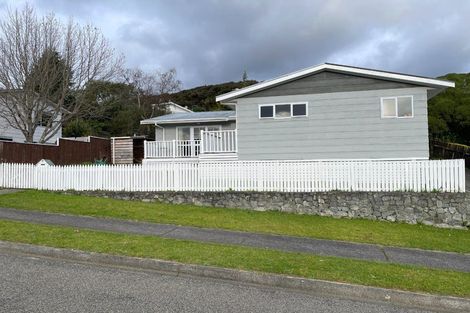 Photo of property in 13 Oaklands Grove, Clouston Park, Upper Hutt, 5018