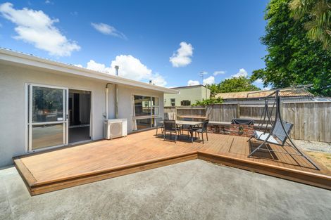 Photo of property in 18 Edwards Place, Terrace End, Palmerston North, 4410