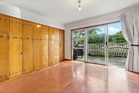 Photo of property in 23 Taipari Road, Te Atatu Peninsula, Auckland, 0610