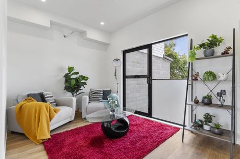 Photo of property in 1/68 Smythe Road, Henderson, Auckland, 0612