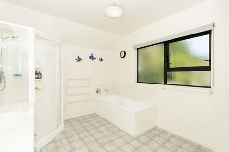 Photo of property in 6 Hillcrest Lane, Levin, 5510