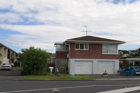 Photo of property in 2/772 Beach Road, Browns Bay, Auckland, 0630